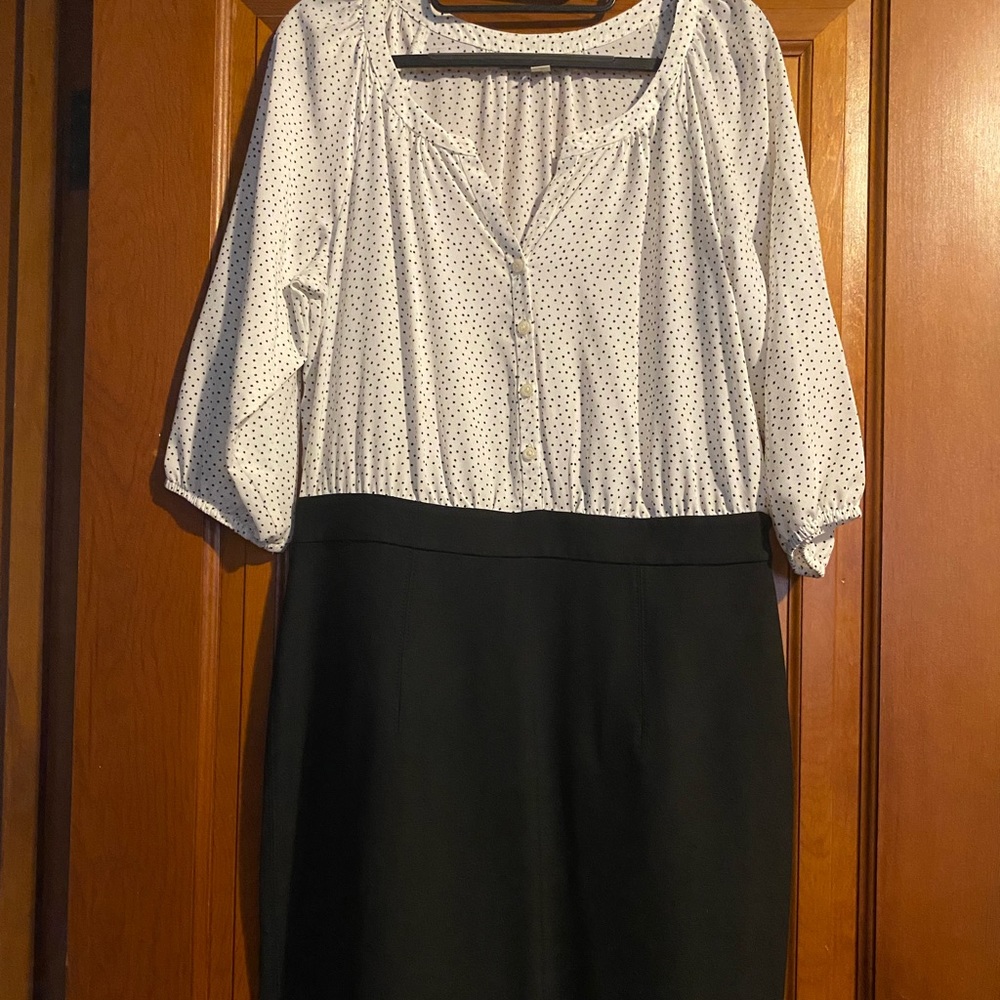 Ann Taylor Loft polka dotted dress with black bottom, size 6